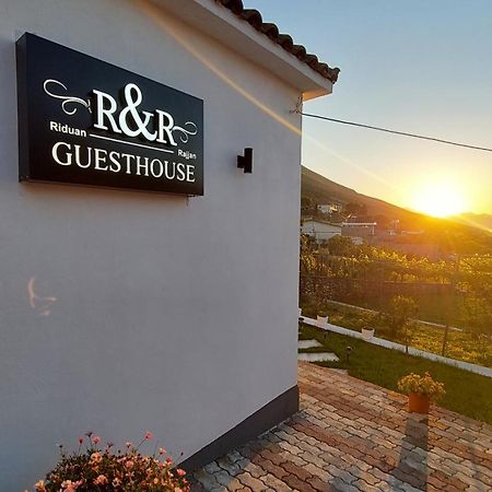 R&R Gesthouse Hotell Široka Exteriör bild
