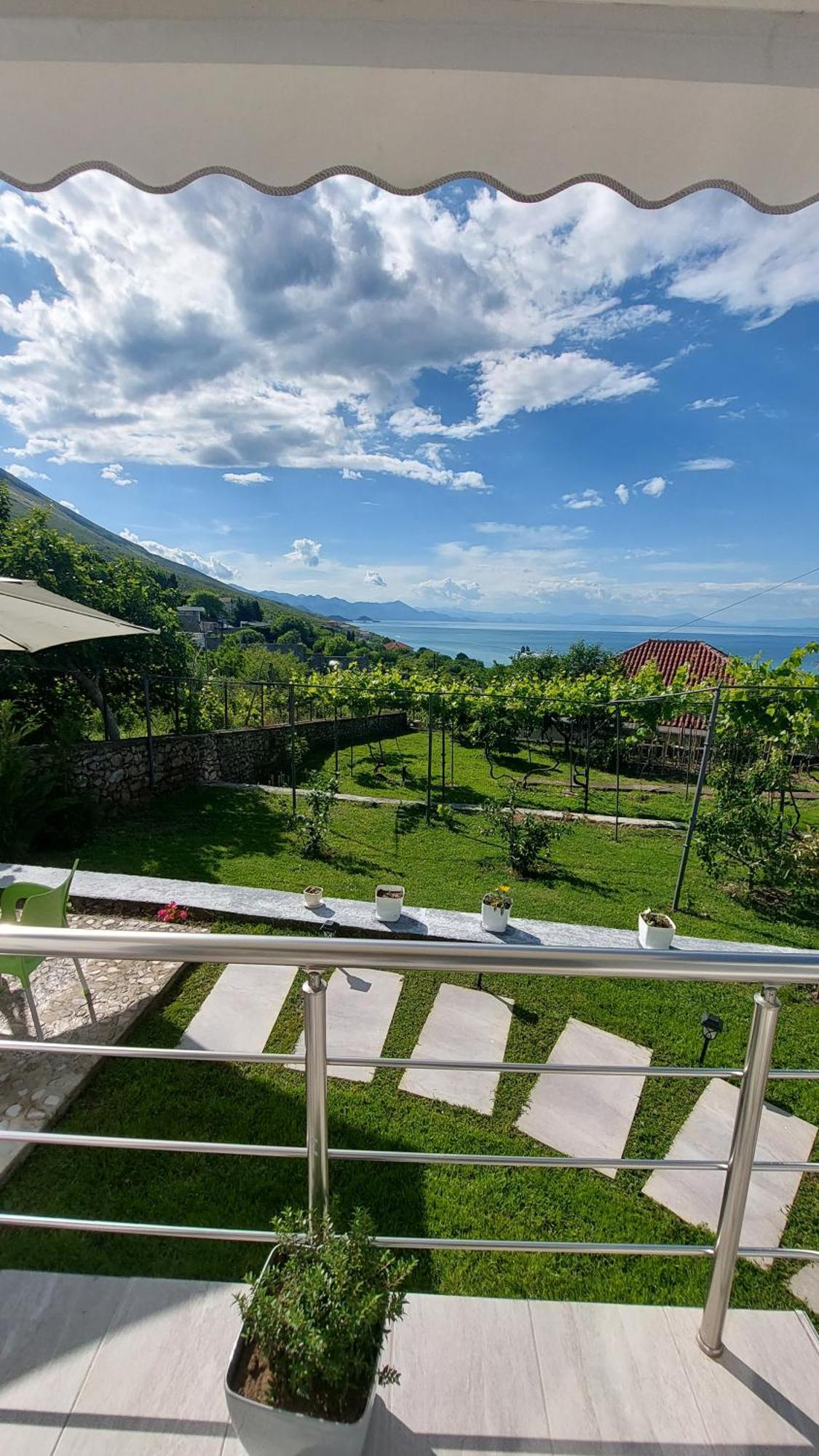 R&R Gesthouse Hotell Široka Exteriör bild
